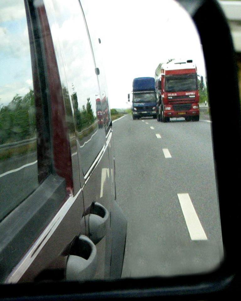 Viele Lkw und Busse mit Mängeln 