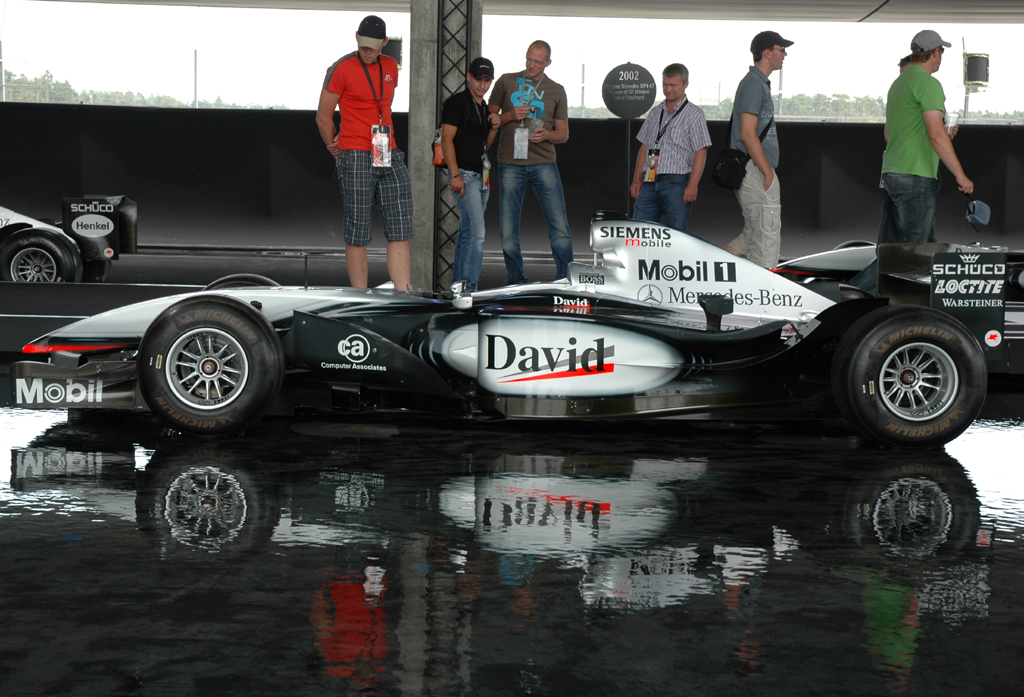 Vor-Vor-Vorgänger-Flitzer: Mercedes/McLaren-Rennwagen.