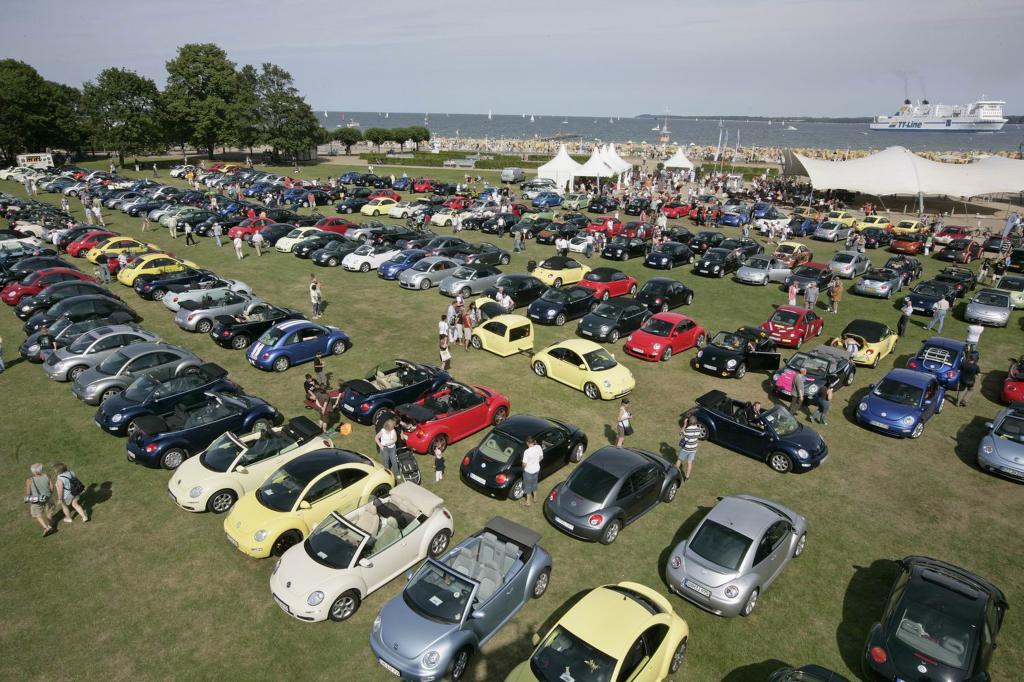 „New Beetle Sunshinetour 2010“ in Travemünde.