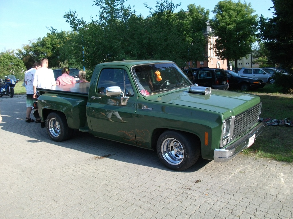 Amerikanische Automobilkultur bei Gas, Grease & Glory in Berlin. Chevrolet Pickup