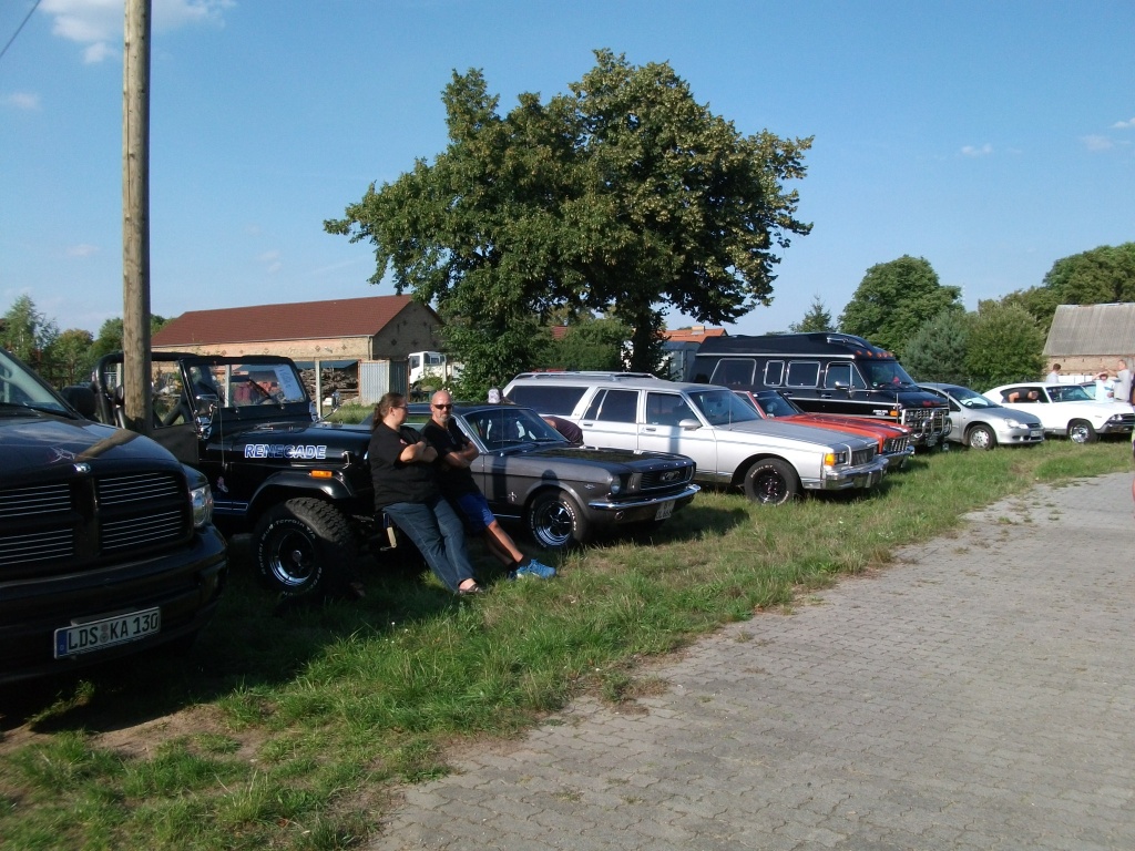 Amerikanische Automobilkultur bei Gas, Grease & Glory in Berlin. Diverse Autos