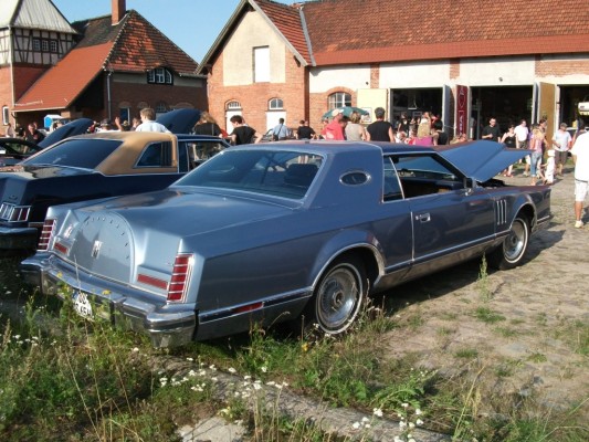 Amerikanische Automobilkultur bei Gas, Grease & Glory in Berlin. Lincoln Mark V