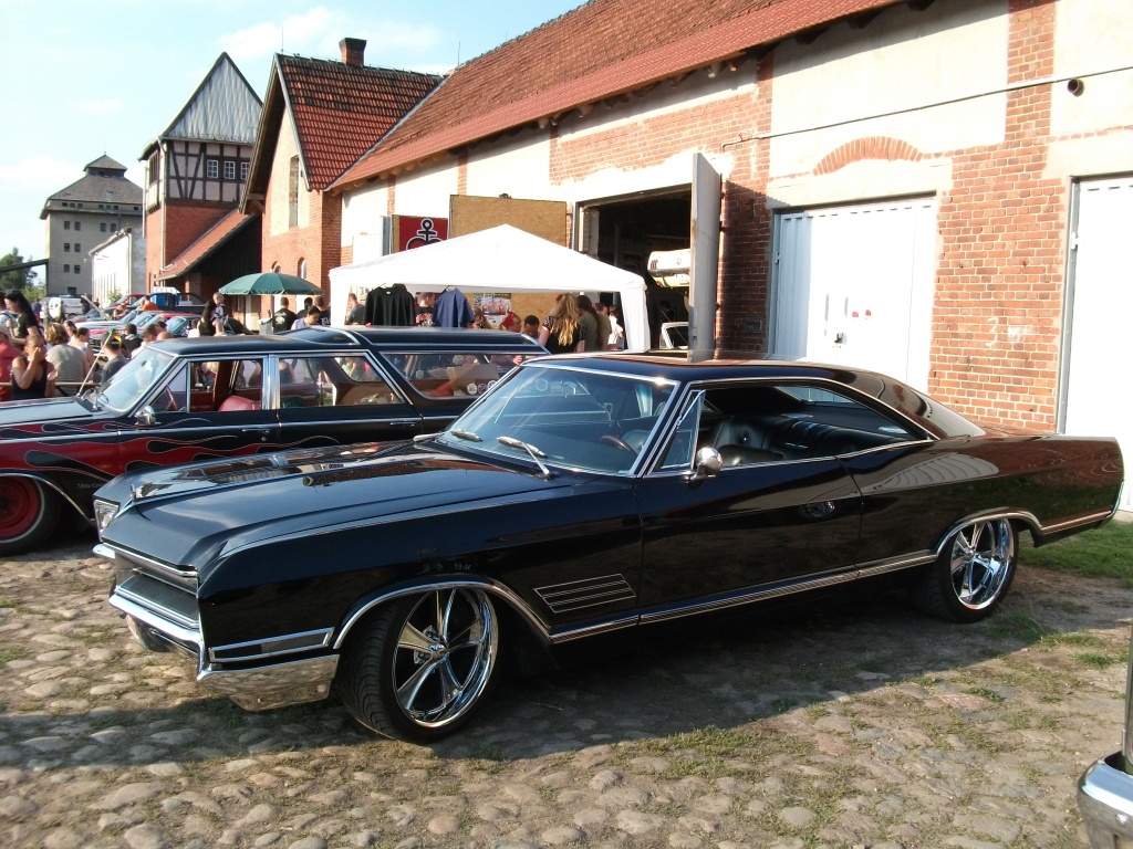 Amerikanische Automobilkultur bei Gas, Grease & Glory in Berlin.Buick Wildcat 