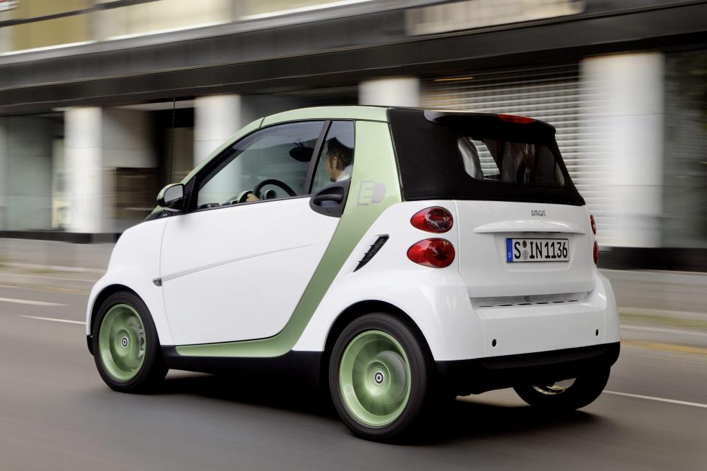 Auch andere deutsche Hersteller warten noch: Der Elektro-Smart wird erst ab 2012 in Großserie produziert.