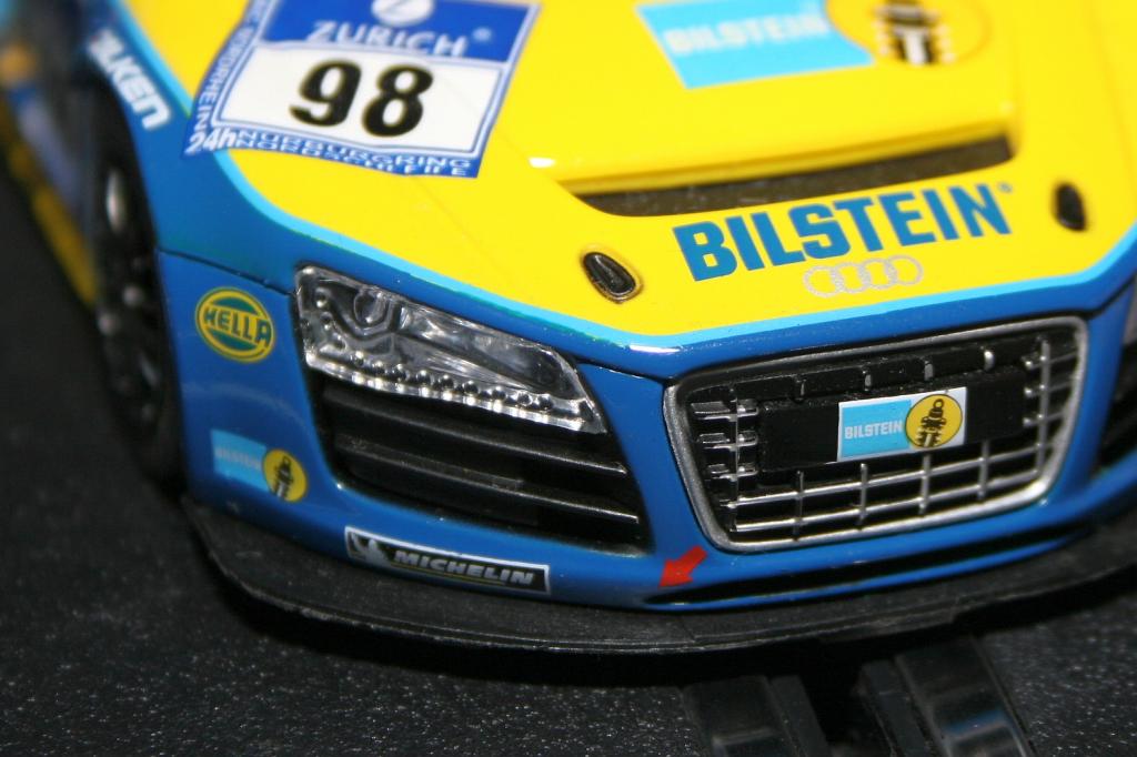 Carrera schickt den Audi R8 LMS von Stuck und Co. auf die Bahn