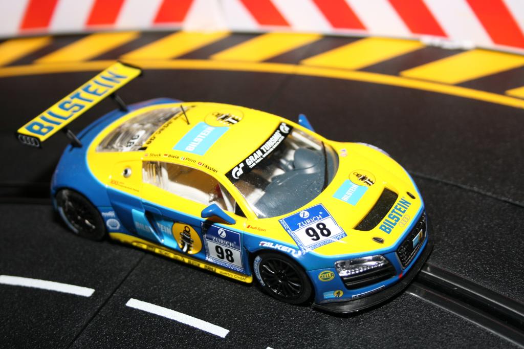 Carrera schickt den Audi R8 LMS von Stuck und Co. auf die Bahn