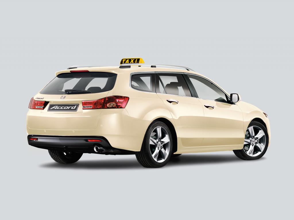 Das Sondermodell Accord Elegance Advantage ist sowohl als Limousine als auch als Tourer erhältlich.
