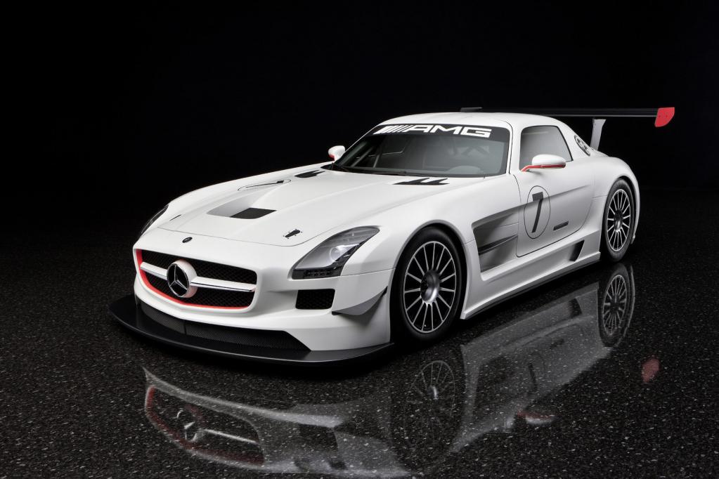 Der Mercedes SLS AMG GT3 kostet knapp 400 000 Euro. 