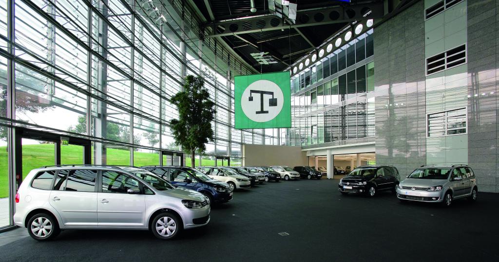 Erste Auslieferungen des neuen Volkswagen Touran.