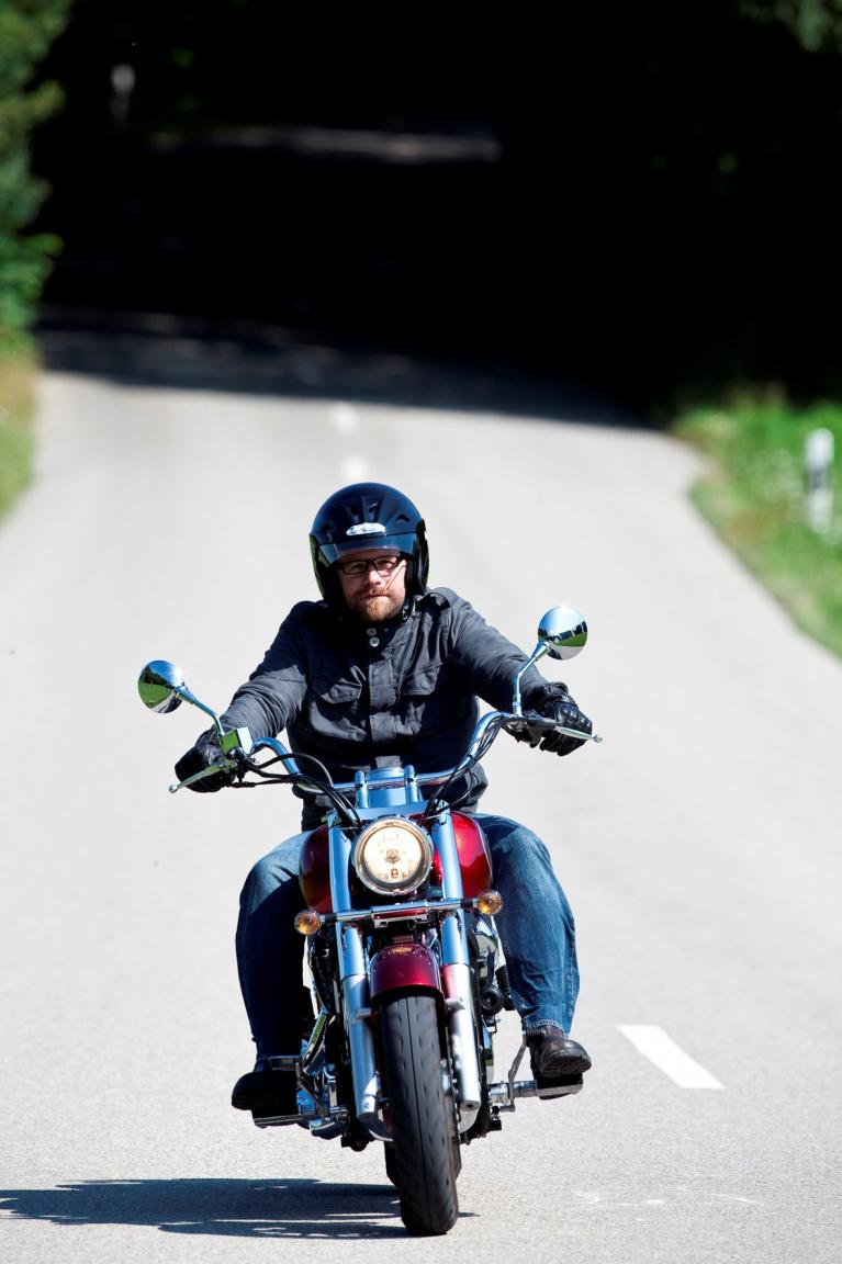 Für den Antrieb der ST 700i sorgt ein V2-Motor mit 46 kW/63 PS. 