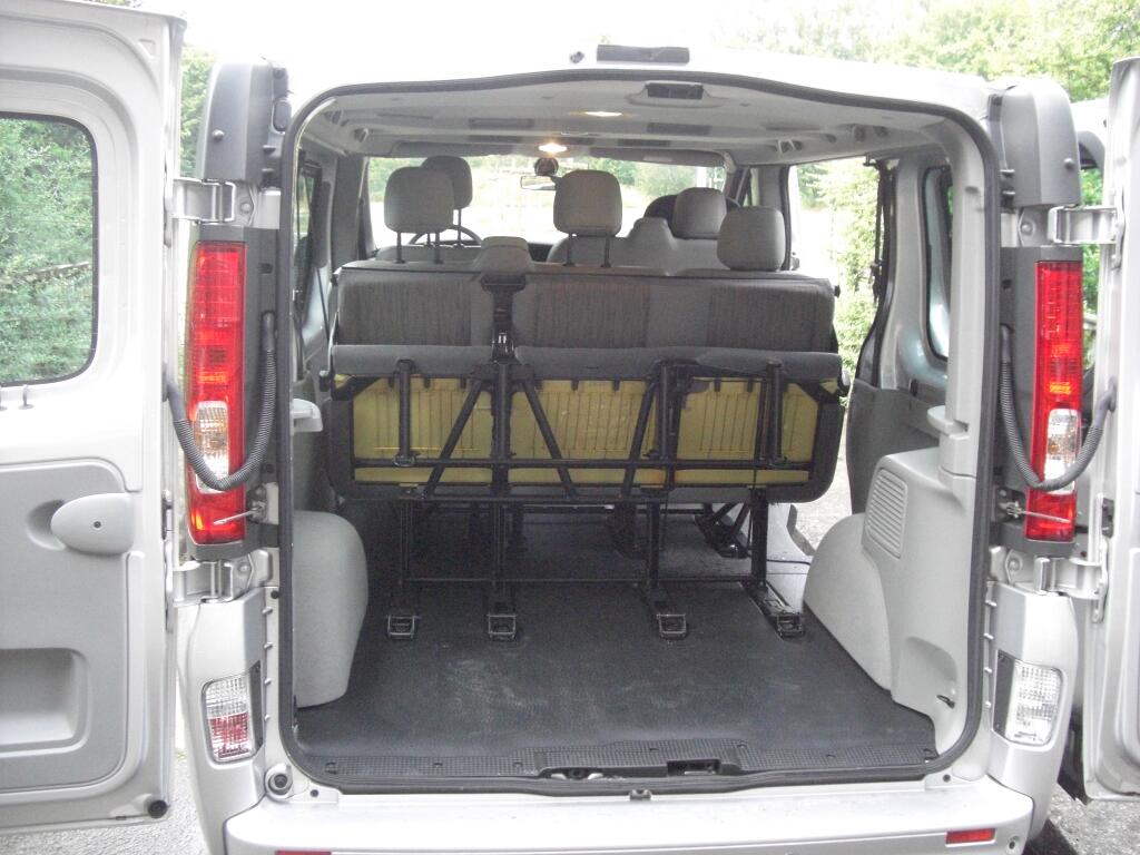Fahrbericht Nissan Primastar Kombi 2.5 dCi 150 Premium: Transporterseele im Pkw-Gewand