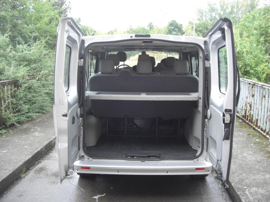 Fahrbericht Nissan Primastar Kombi 2.5 dCi 150 Premium: Transporterseele im Pkw-Gewand