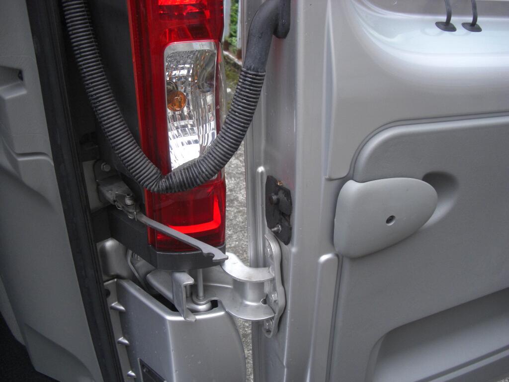 Fahrbericht Nissan Primastar Kombi 2.5 dCi 150 Premium: Transporterseele im Pkw-Gewand