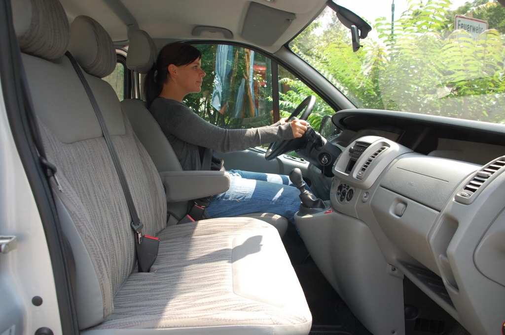 Fahrbericht Nissan Primastar Kombi 2.5 dCi 150 Premium: Transporterseele im Pkw-Gewand