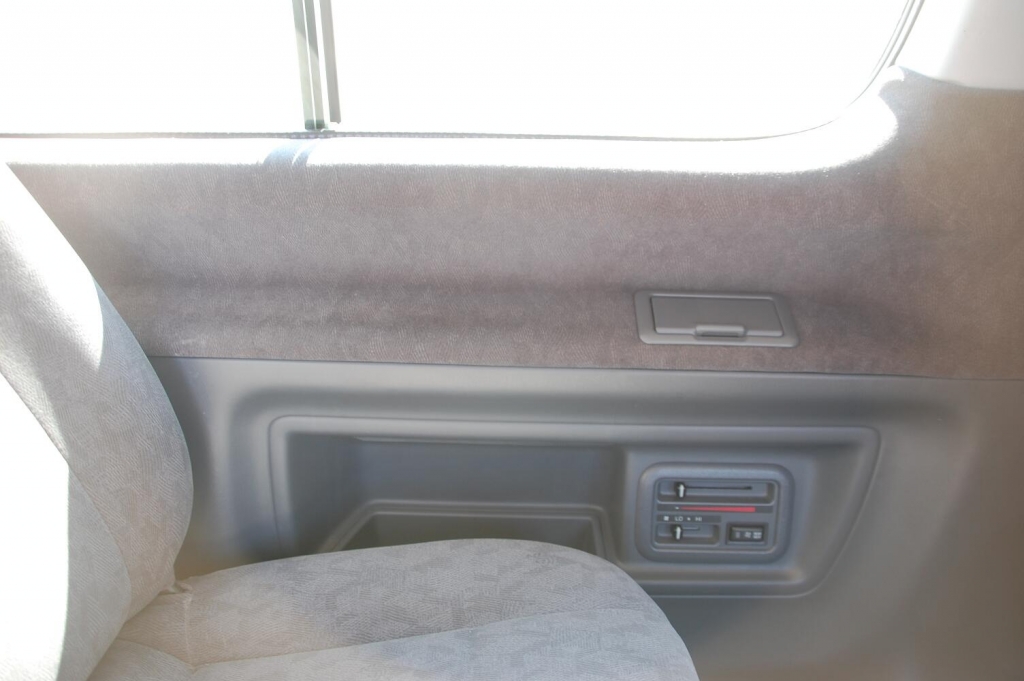 Fahrbericht Toyota Hiace Kombi GL 2.5-l-D-4D 4x4: Zeitreise in japanischer Großraumlimousine