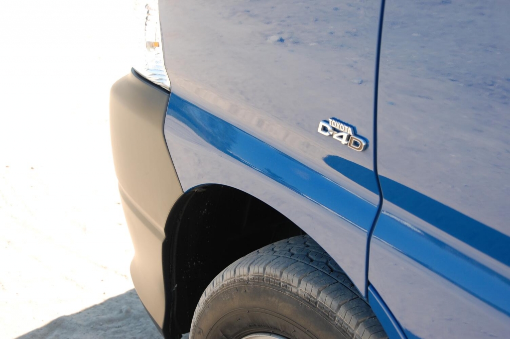 Fahrbericht Toyota Hiace Kombi GL 2.5-l-D-4D 4x4: Zeitreise in japanischer Großraumlimousine