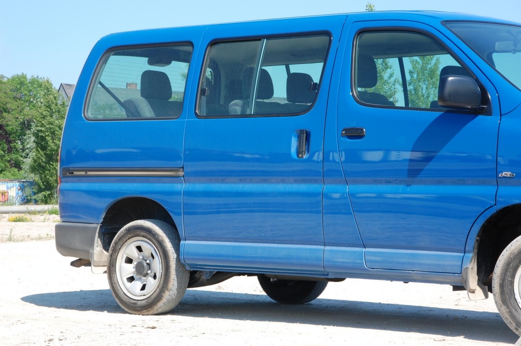 Fahrbericht Toyota Hiace Kombi GL 2.5-l-D-4D 4x4: Zeitreise in japanischer Großraumlimousine