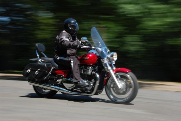 Fahrbericht Triumph Thunderbird Tour SE: Langstreckentool der Oberklasse