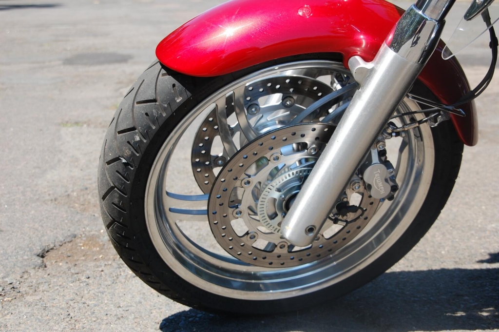Fahrbericht Triumph Thunderbird Tour SE: Langstreckentool der Oberklasse