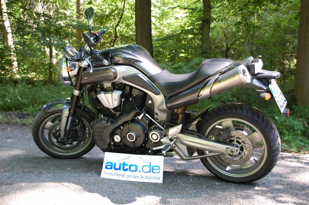 Fahrbericht Yamaha MT-01: Japanischer Dampfhammer im Solokonzert