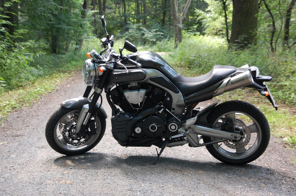 Fahrbericht Yamaha MT-01: Japanischer Dampfhammer im Solokonzert
