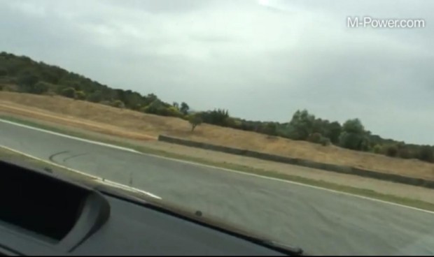 Fahren Sie das BMW 1er M Coupé (beinahe) selbst