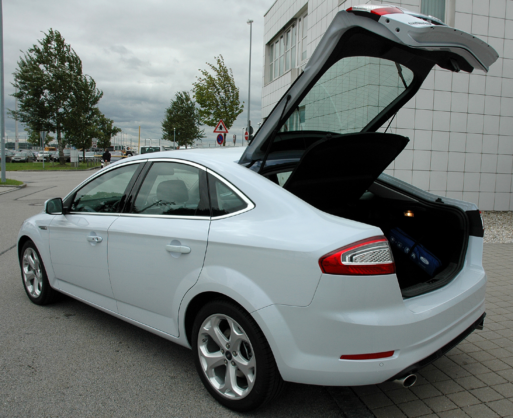 Ford Mondeo: Der Kofferraum fasst je nach Variante unter 550 bis fast 1750 Liter. 