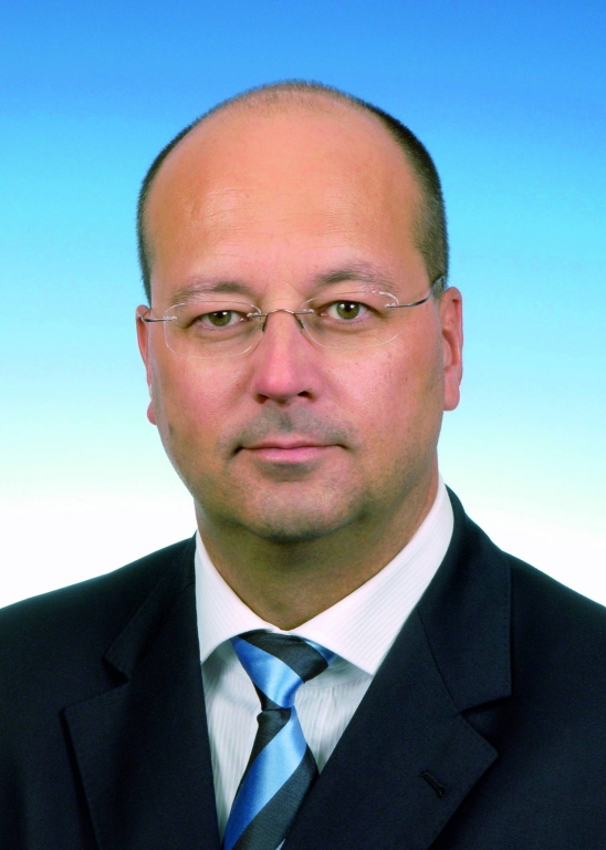 Jörg Müller. 