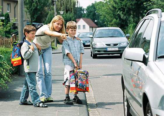 Jedes fünfte Kind wird mit dem Auto zur Schule gebracht