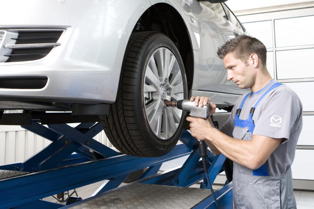 Kürzere Autoreparaturen dank virtuellem Teilelager 