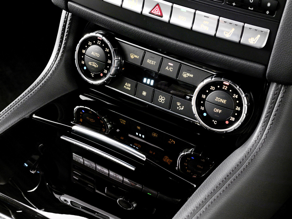 Mercedes-CLS-Neuauflage: Blick auf einen Teil der Mittelkonsole. 