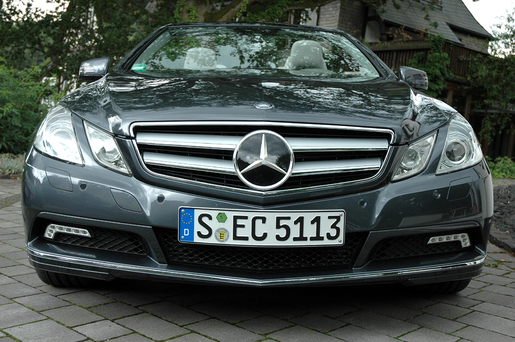 Mercedes E-Klasse Cabrio: Blick auf die Frontpartie.