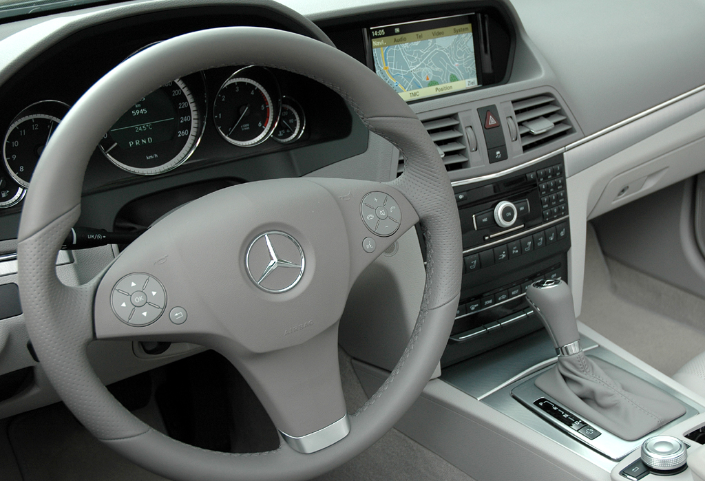 Mercedes E-Klasse Cabrio: Blick ins Cockpit.