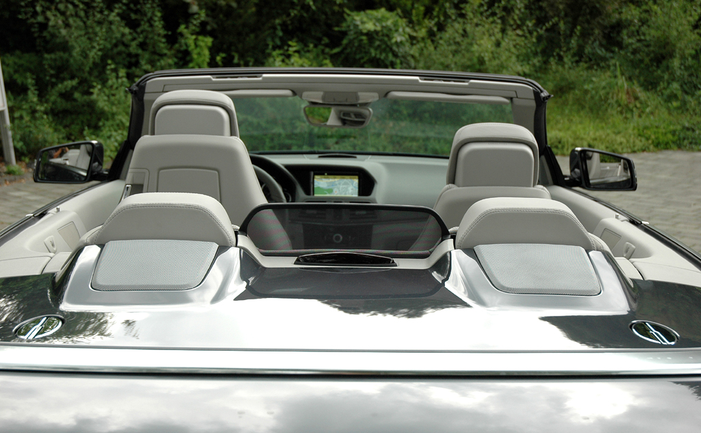 Mercedes E-Klasse Cabrio: Der offene Schwabe ist als Viersitzer ausgelegt.
