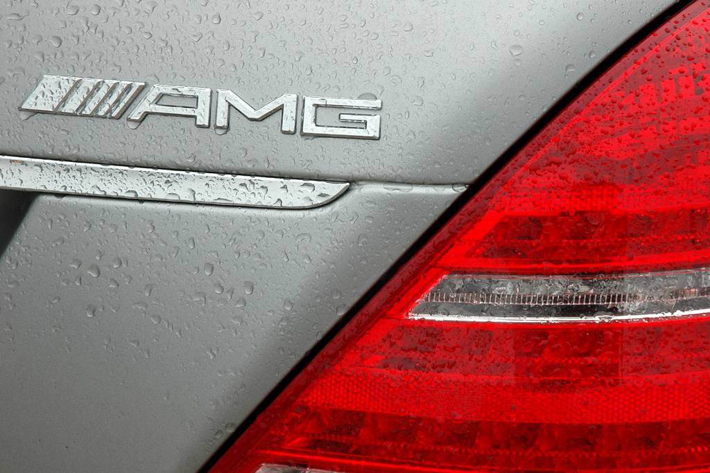 Mercedes S63 AMG: Hintere Leuchteinheit mit Markenschriftzug. 