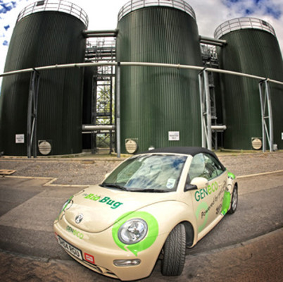 Mist-Käfer: VW Beetle fährt mit menschlichem Pubs 