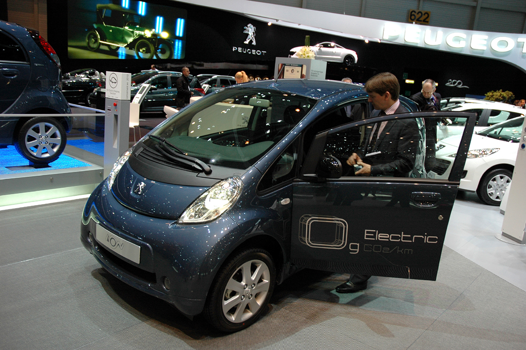 Mit Alternativantrieb: Peugeots iOn. 