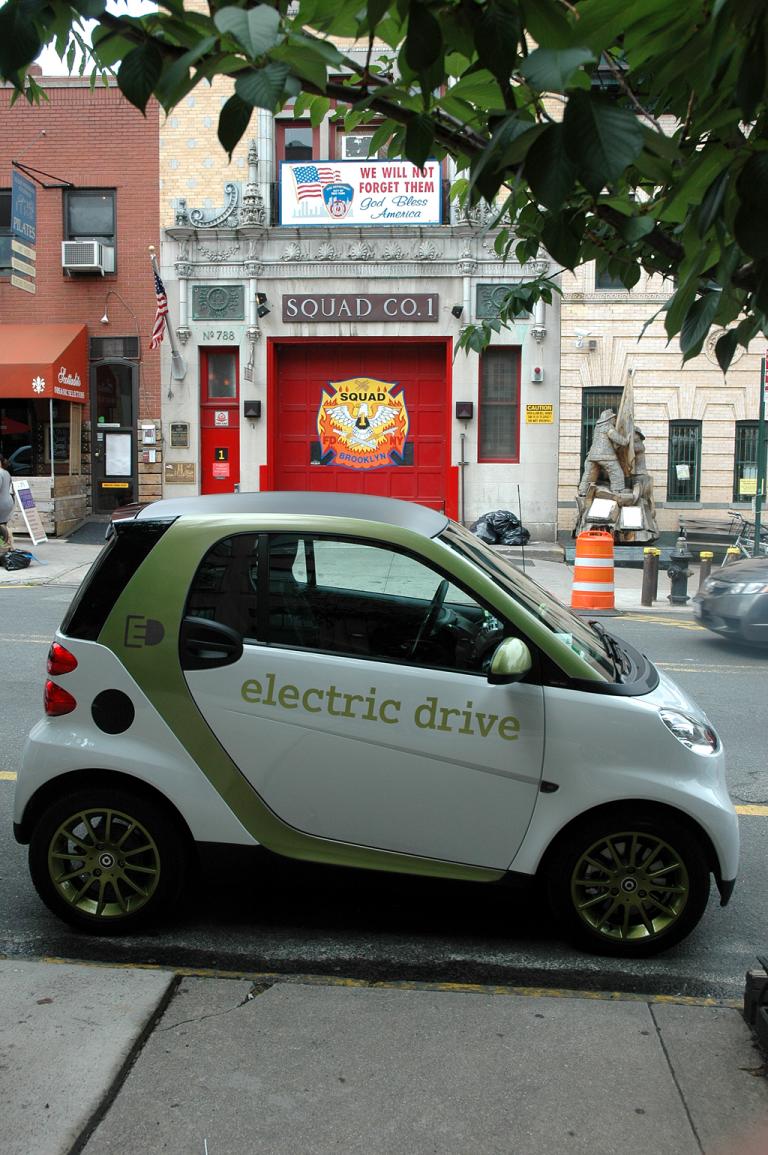 Mit Alternativantrieb: Smart Electric Drive.