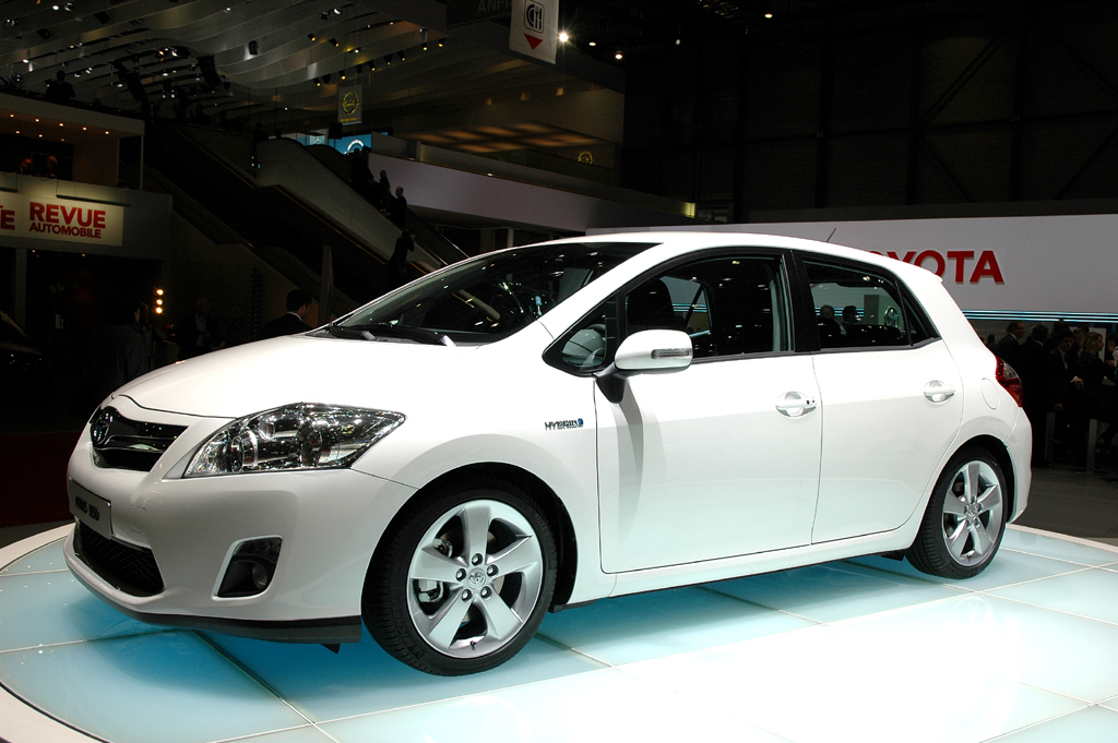 Mit Alternativantrieb: Toyota Auris Hybrid. 