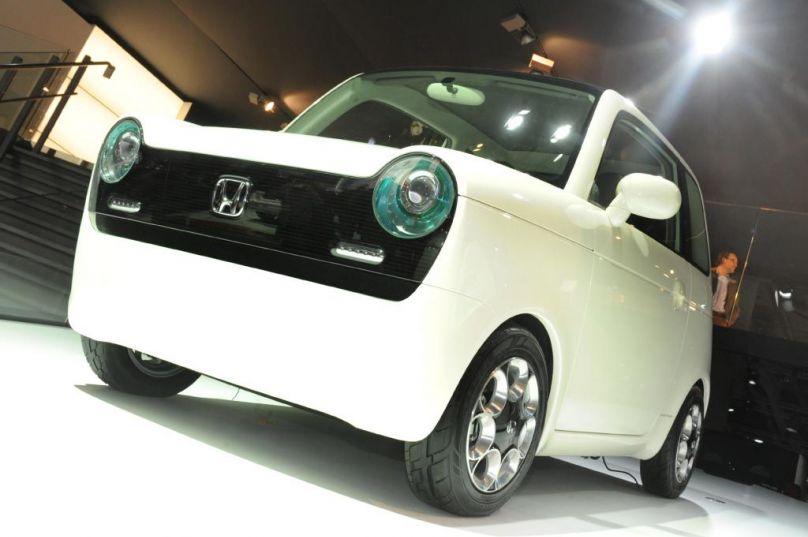 Mit dem EV-N zeigt Honda in Genf eine Elektrofahrzeug-Studie, die an das kleine Stadtauto N360 aus dem Jahr 1967 erinnert.
