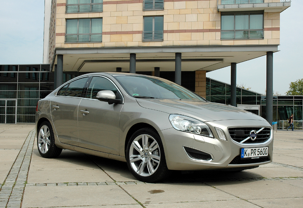 Mit nordisch-cooler Kühle: Volvo lässt S60 im September im neuen Dynamik-Look starten