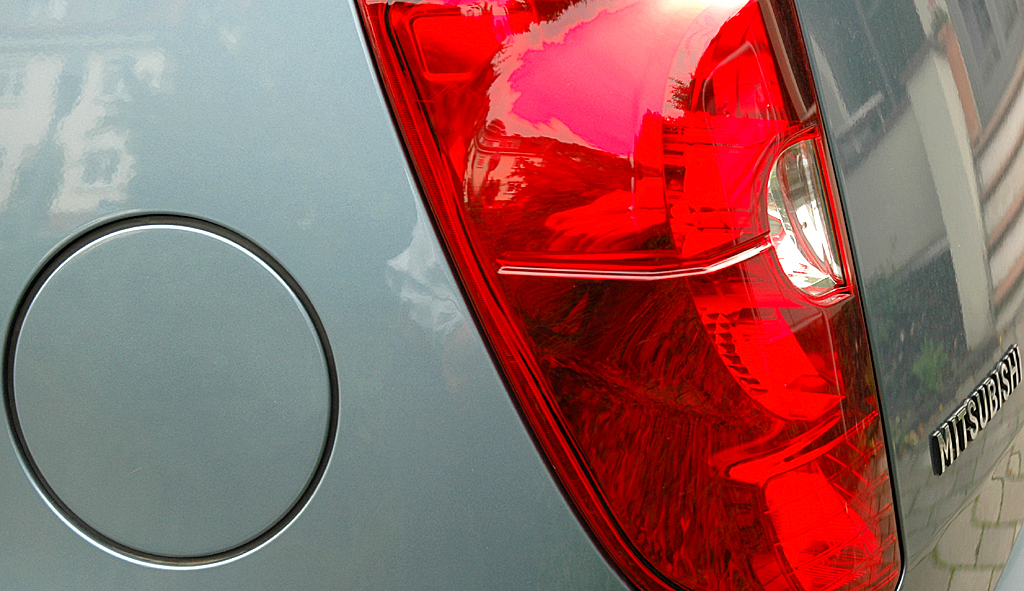 Mitsubishi Colt Autogas: Hintere Leuchteinheit. 