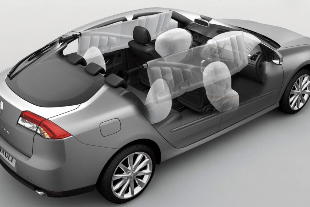 Moderne Pkw mit fünf Sitzplätzen haben in der Regel mindestens sechs Airbags. 