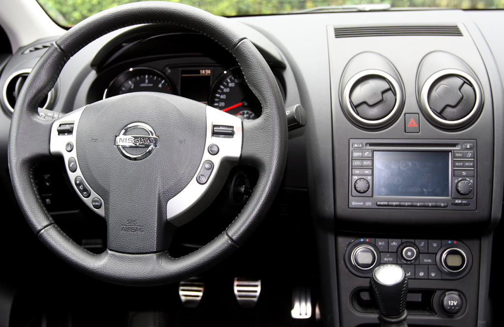 Nissan Qashqai+2 Diesel: Blick ins Cockpit. 