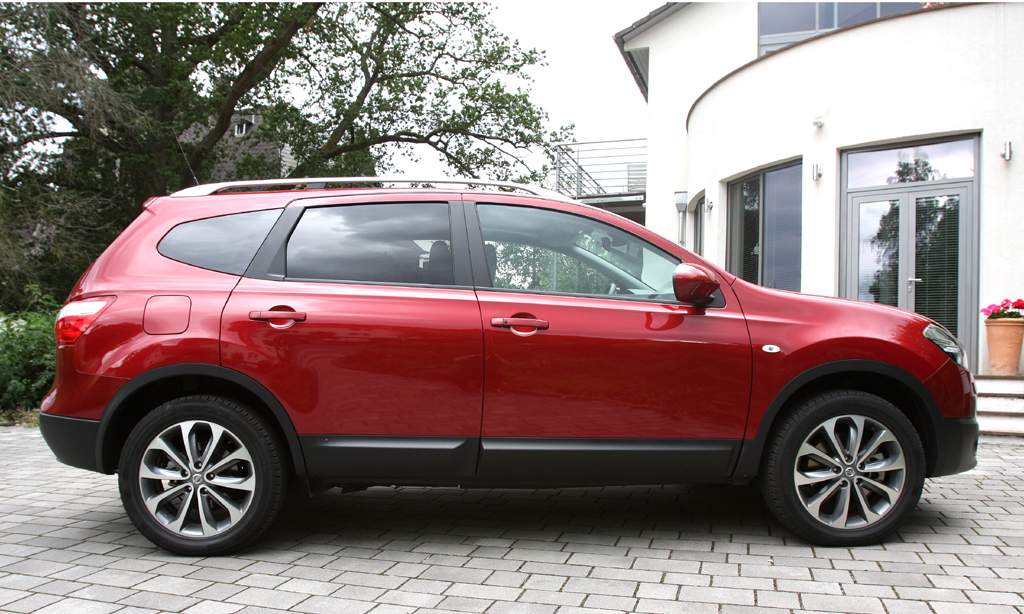 Nissan Qashqai+2 Diesel: Seitenansicht.