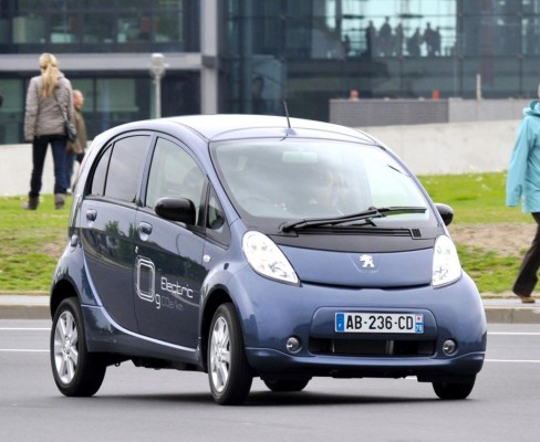 Nutzfahrzeug-IAA: E-Transporter und Branchenlösungen im Fokus von Peugeot