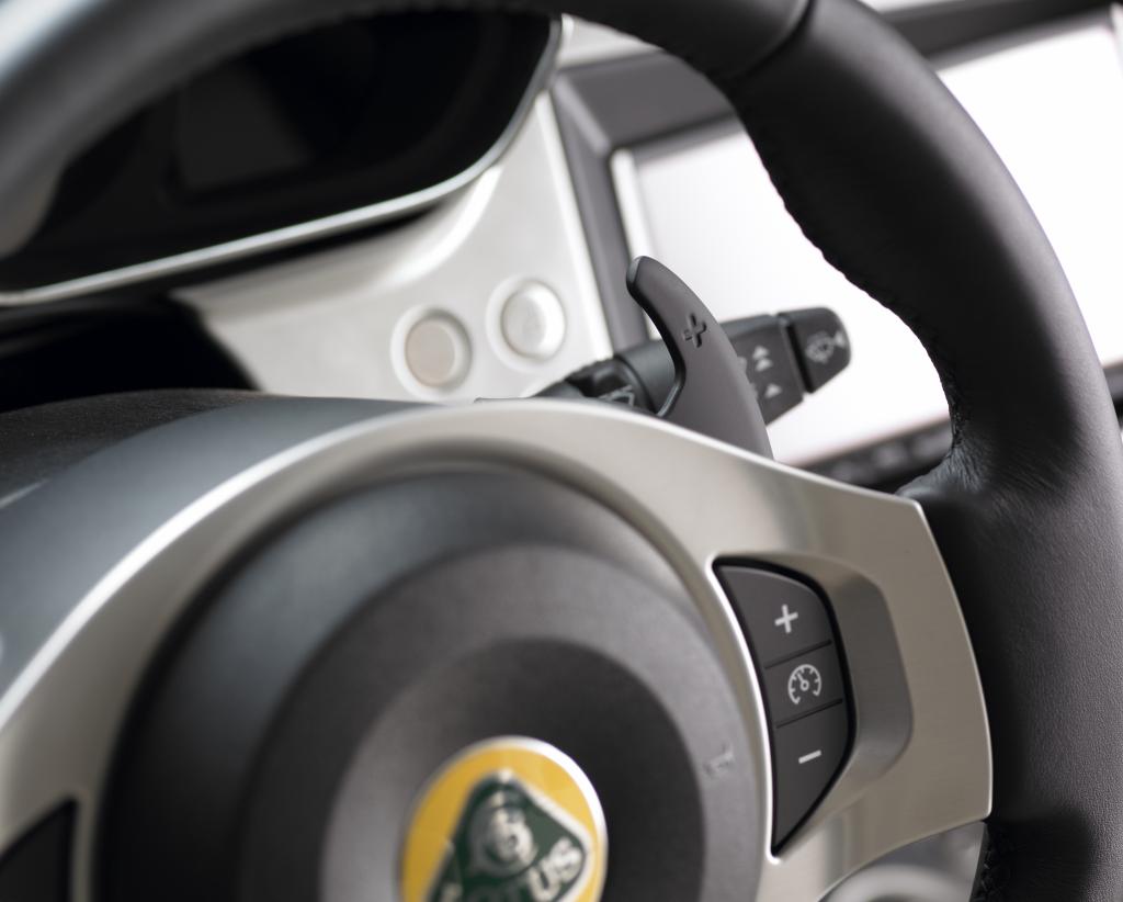 Paris 2010: Lotus stellt den Evora S vor