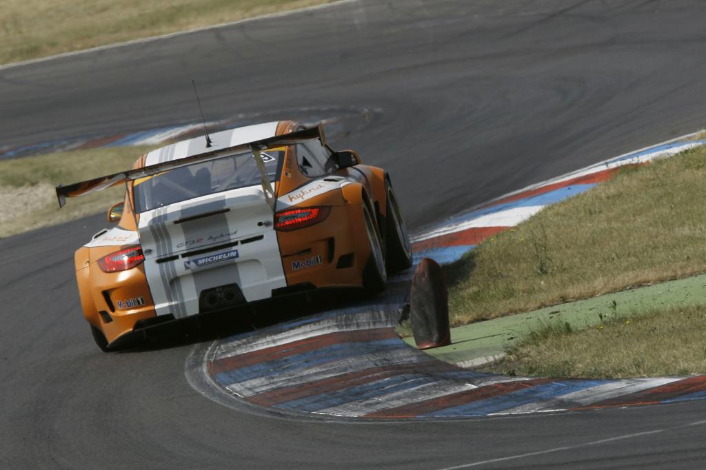 Porsche schickt den 911 GT3 R Hybrid erneut ins Rennen