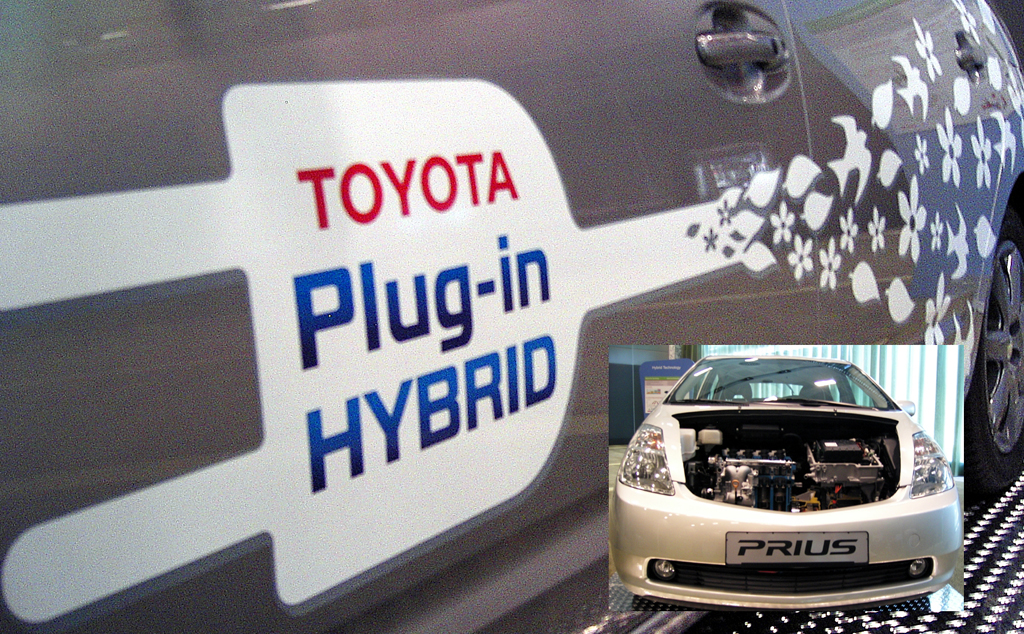 Prius-Plug-in-Hybrid-Showfahrzeug mit Blick unter die Haube.
