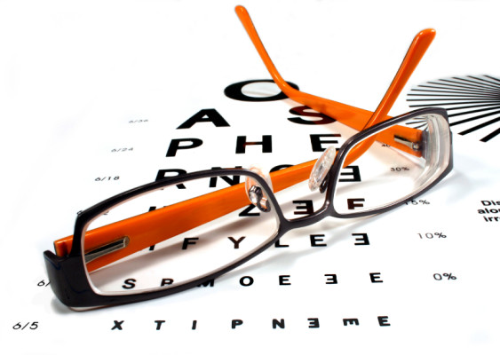 Recht: Neue Brille nach Autounfall 